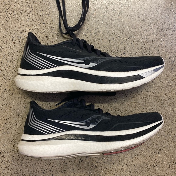 $200 Saucony Endorphin Pro 9.5 running shoes black worn only about 25 miles. - Picture 3 of 12